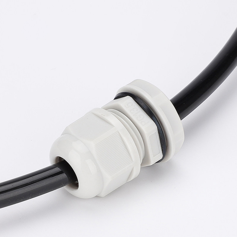 Zewnętrzna, wodoodporna, plast – Outdoor Power Supply Box recenzja i cena