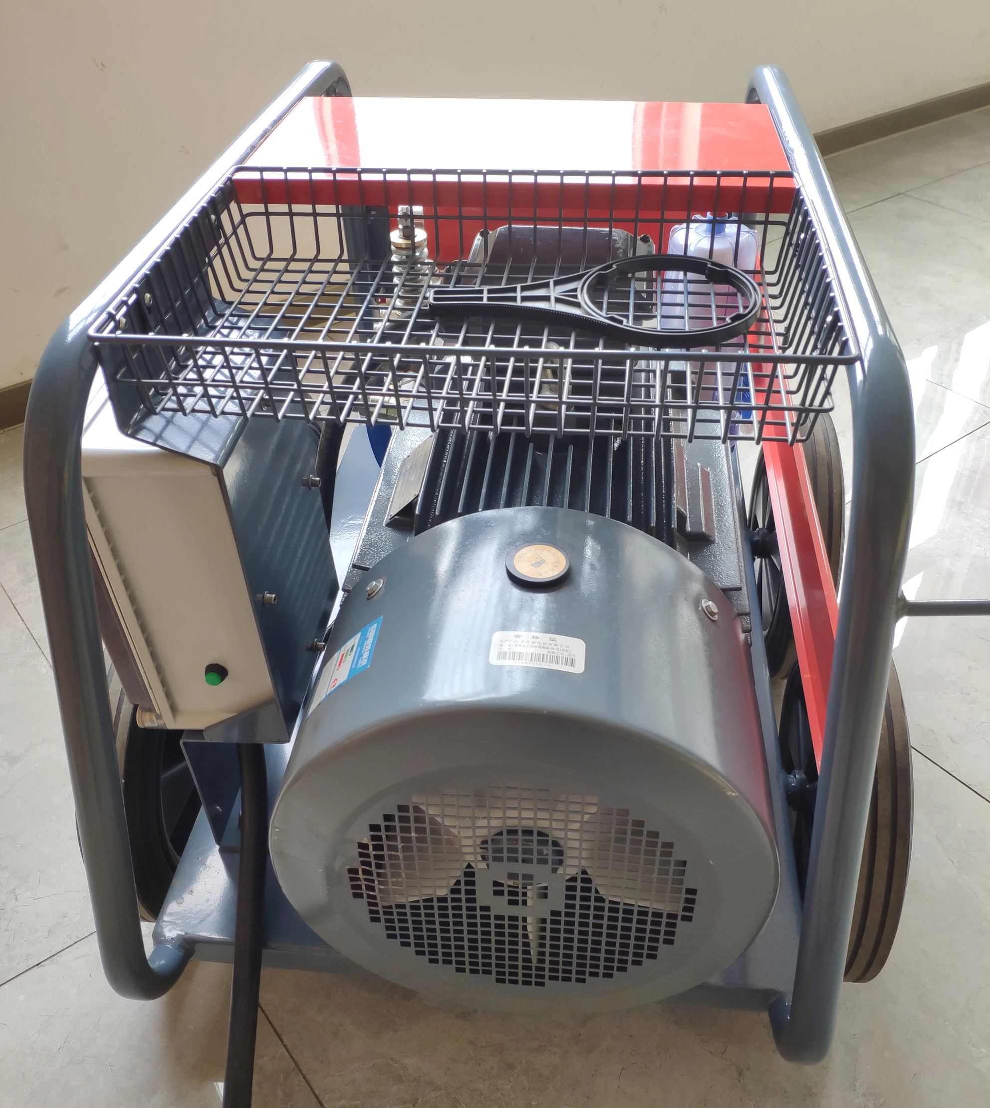 Przemysłowa, elektryczna myjka – Pressure Washer Electric recenzja i cena