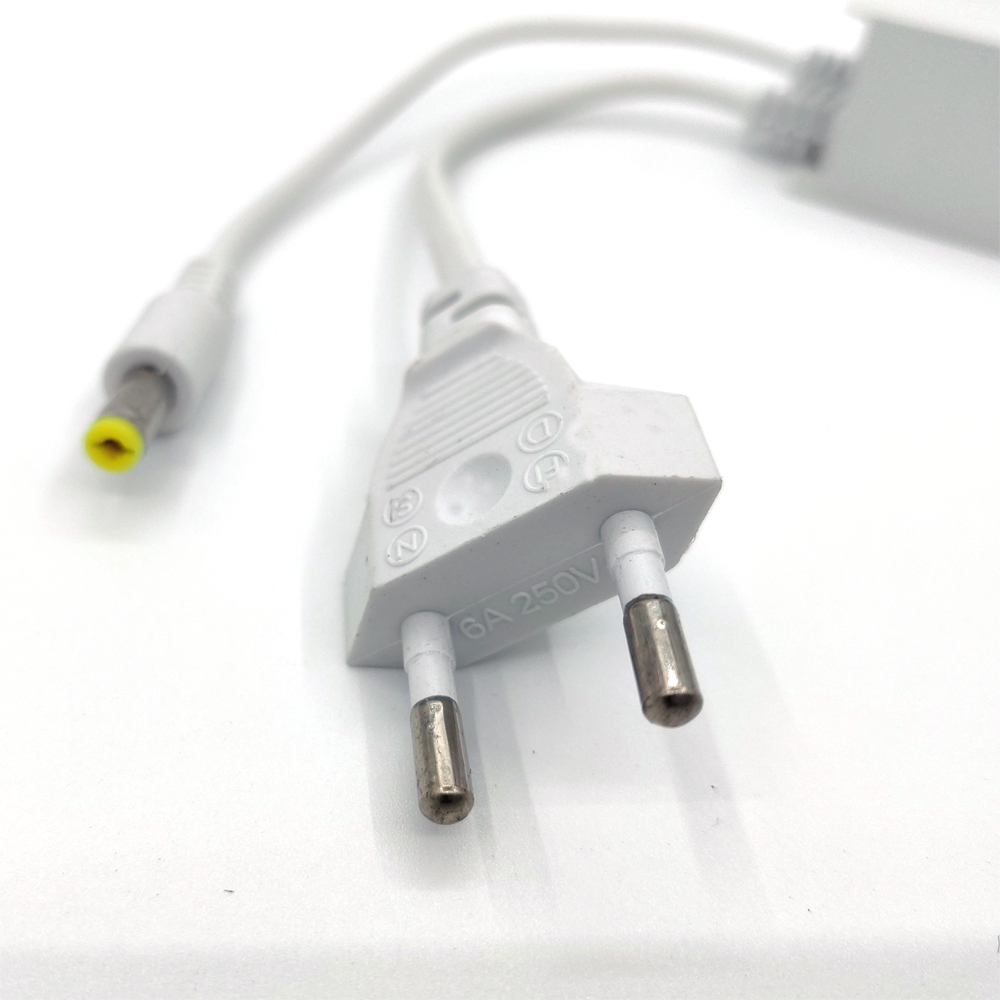 Białe wejście AC 100-240 V DC  – Outdoor Power Port recenzja i cena